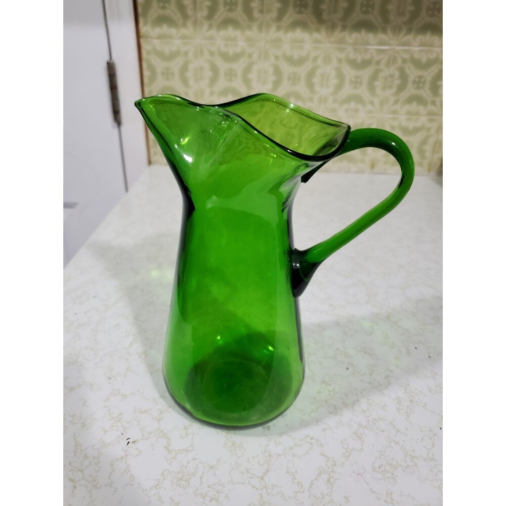 Vtg Green Glass Pitcher Italy Pinched Spout Ice Lip Applied Handle  7 1/2"